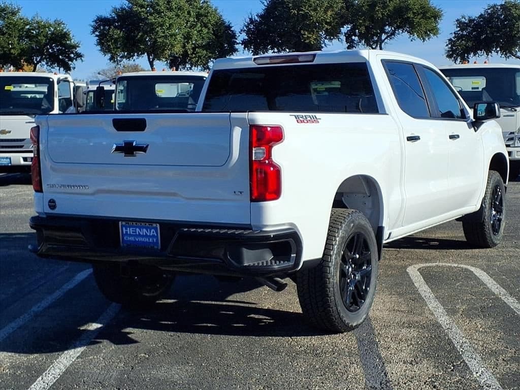 2026 Chevrolet Silverado 1500 - Image 4