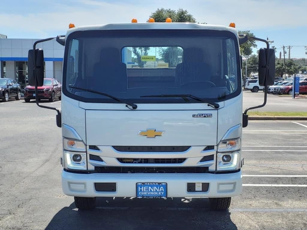 2025 Chevrolet Low Cab Forward 4500 HG - Image 2