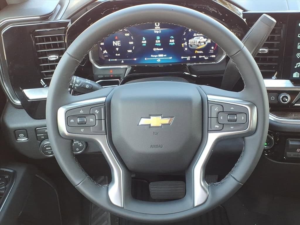 2026 Chevrolet Silverado 3500 HD Chassis Cab - Image 25