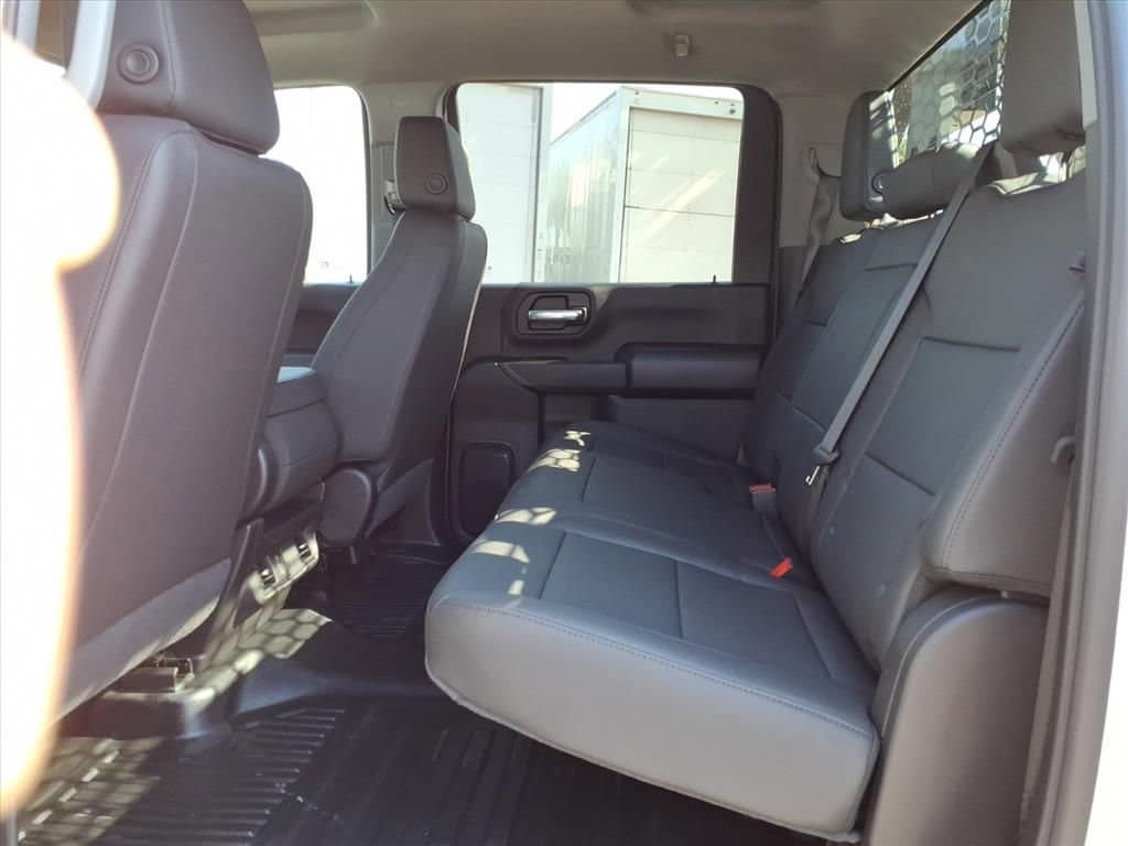 2026 Chevrolet Silverado 3500 HD Chassis Cab - Image 23