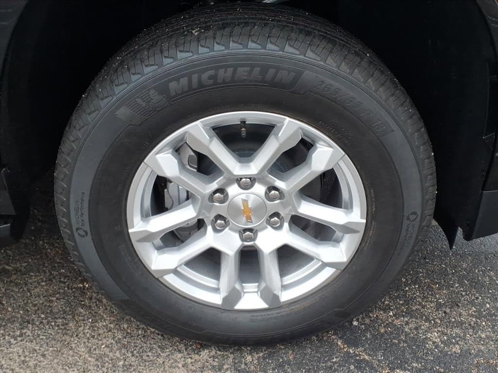 2026 Chevrolet Suburban - Image 9