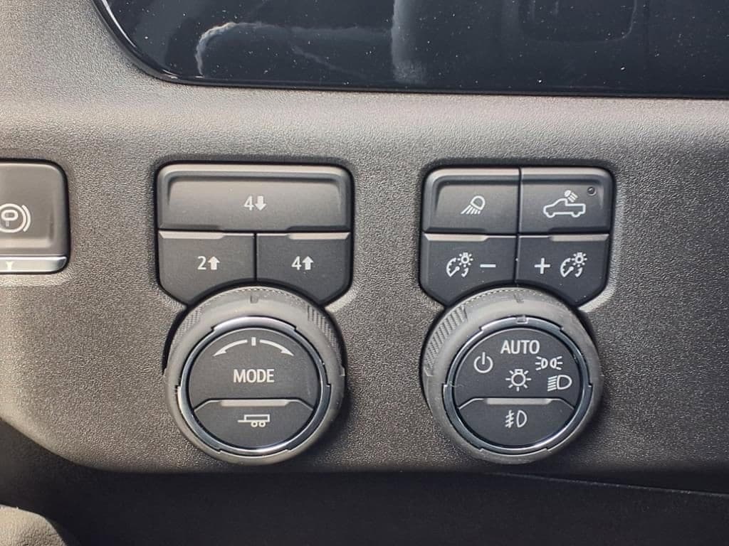 2025 Chevrolet Silverado 2500 HD - Image 9