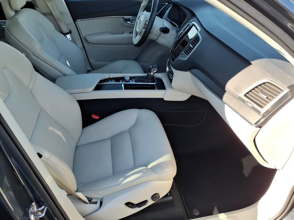 2020 Volvo XC90 - Image 21