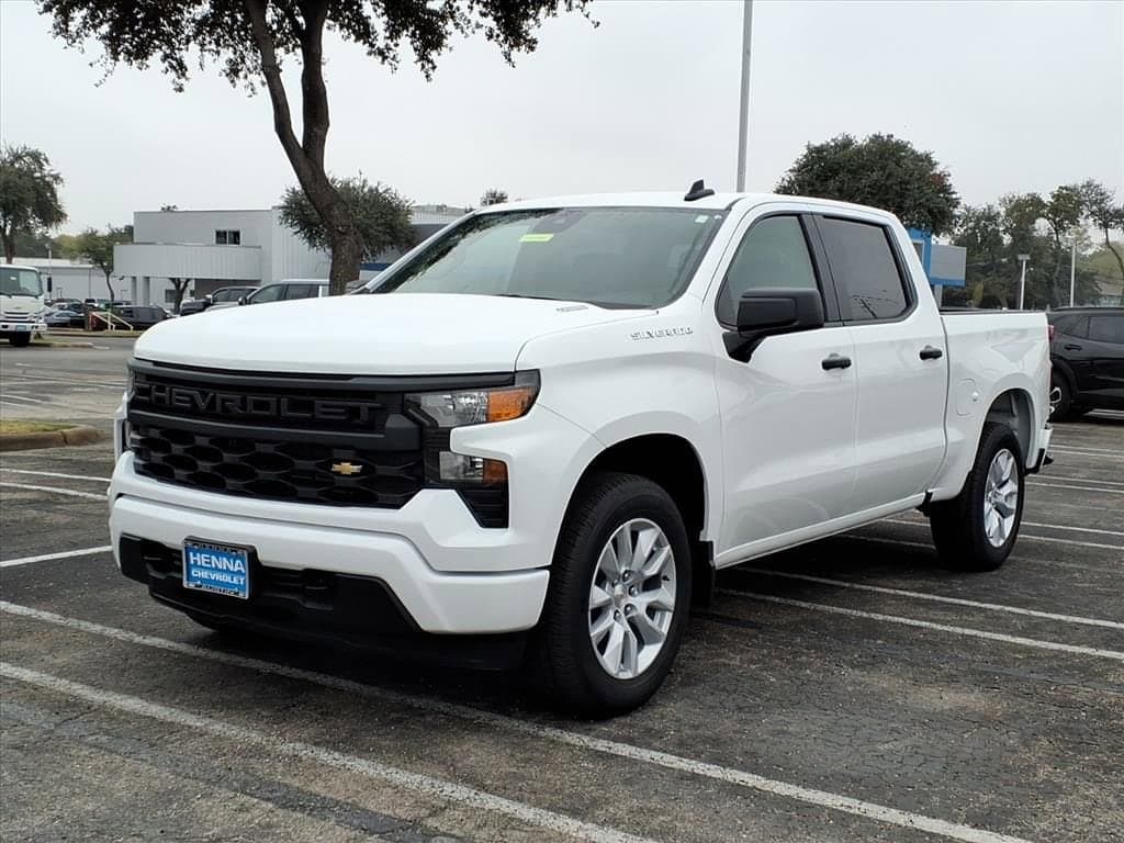 2026 Chevrolet Silverado 1500 - Image 3