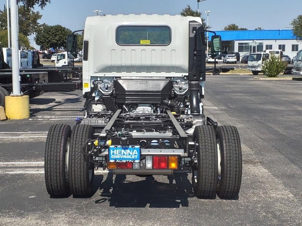2025 Chevrolet Low Cab Forward 5500 XD - Image 5