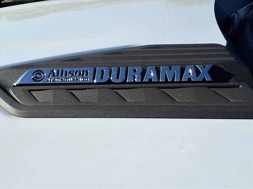 2026 Chevrolet Silverado 3500 HD Chassis Cab - Image 7