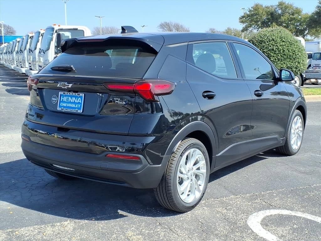 2027 Chevrolet Bolt - Image 7