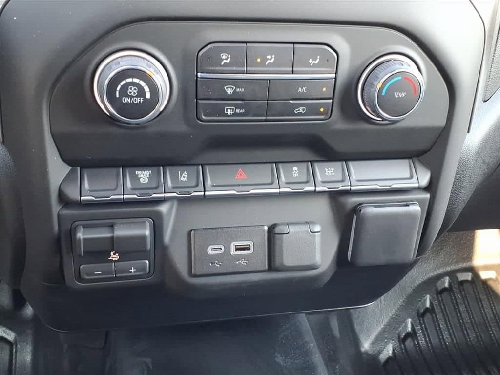 2026 Chevrolet Silverado 3500 HD Chassis Cab - Image 17