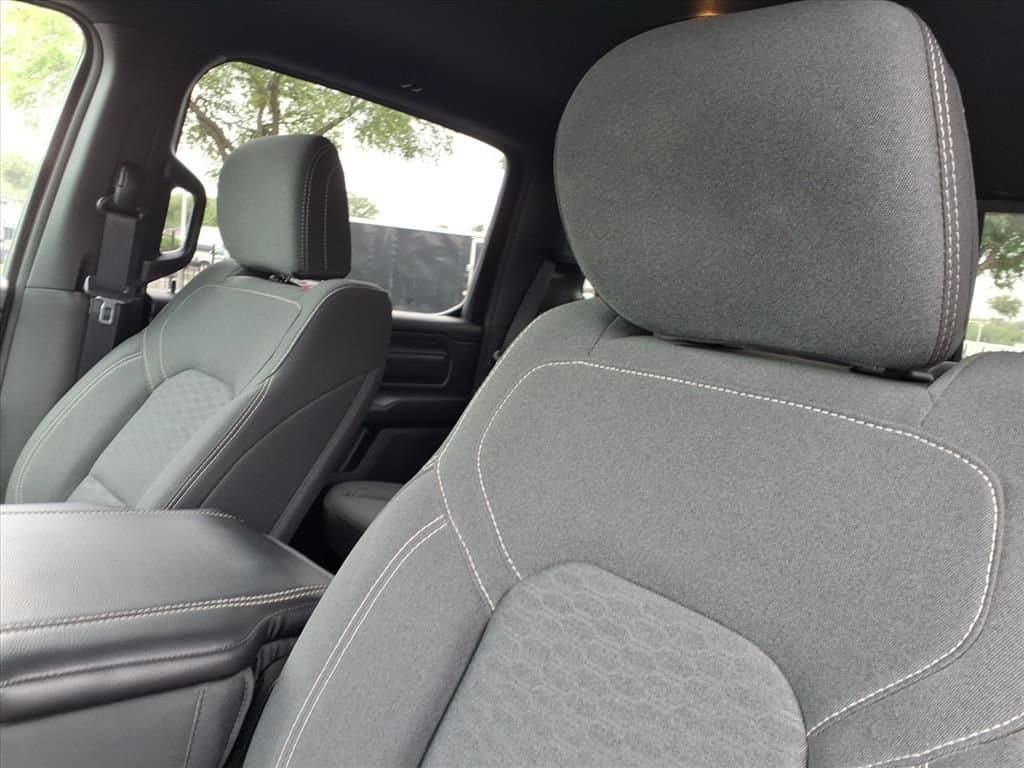 2025 Ram 1500 - Image 15
