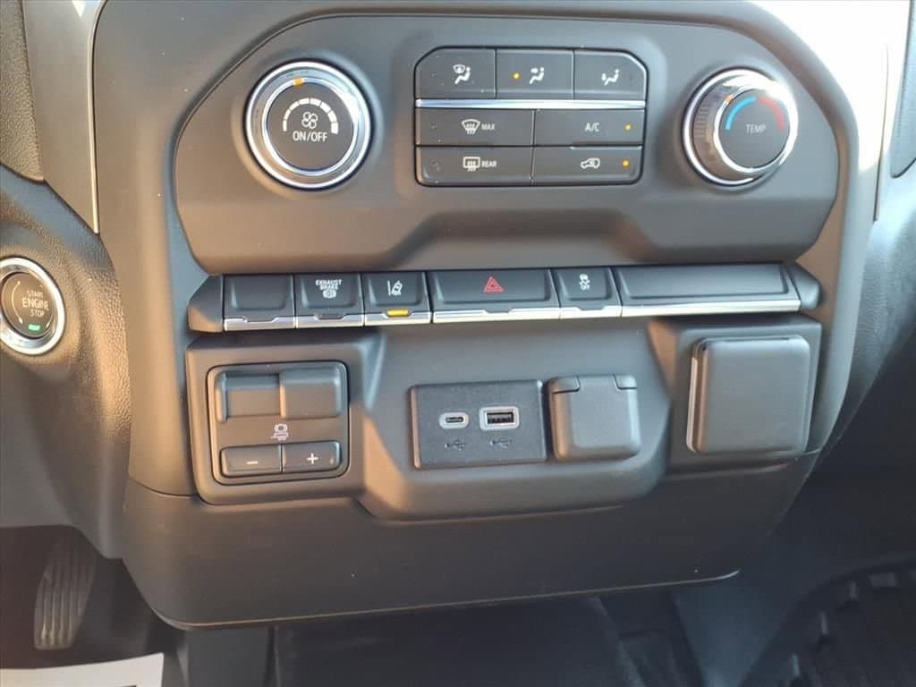 2026 Chevrolet Silverado 3500 HD Chassis Cab - Image 17