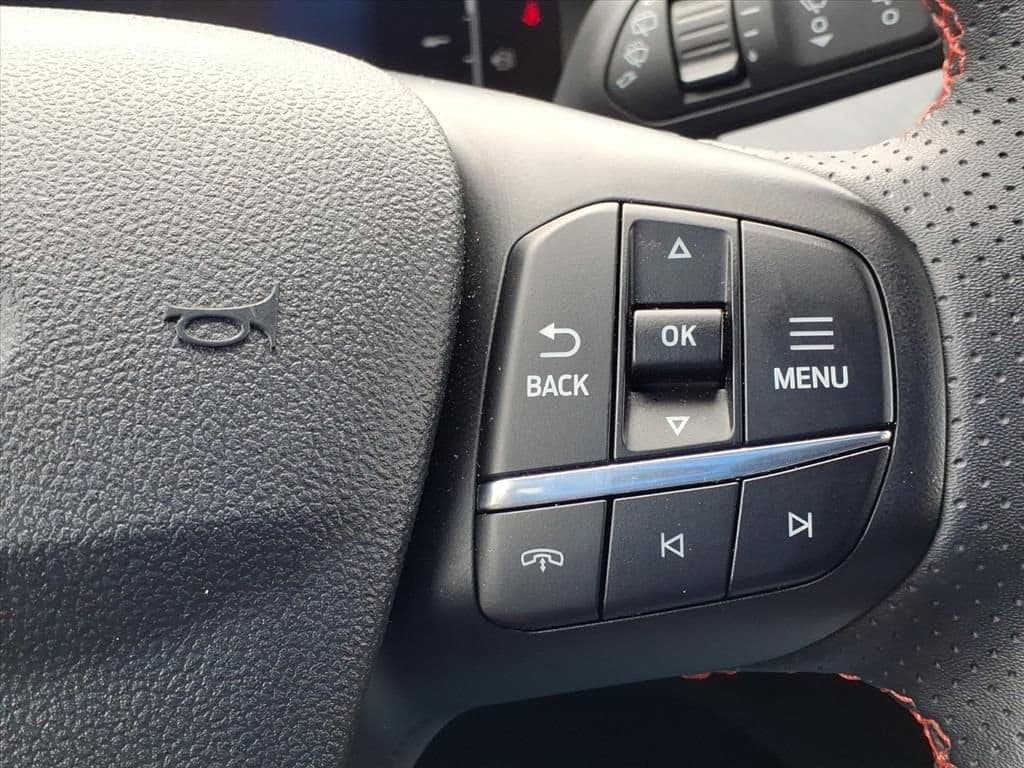 2025 Ford Escape - Image 30