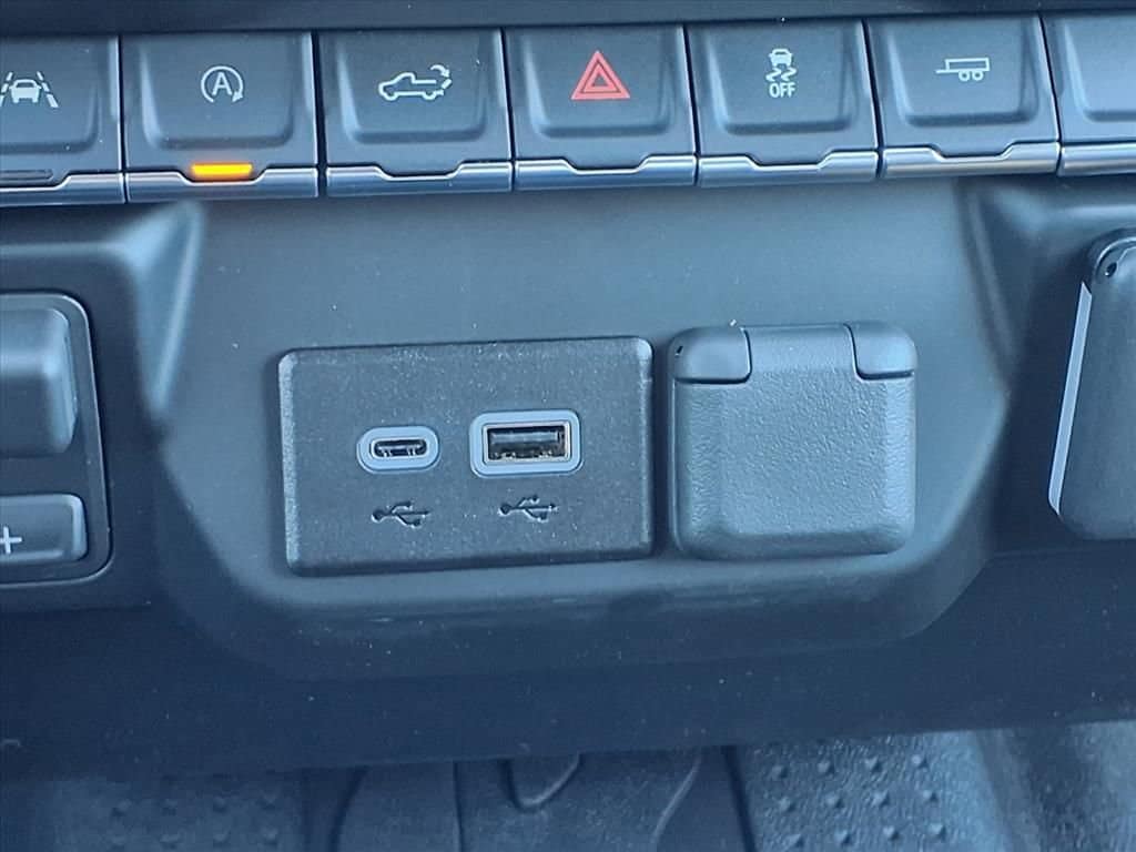 2026 Chevrolet Silverado 1500 - Image 19