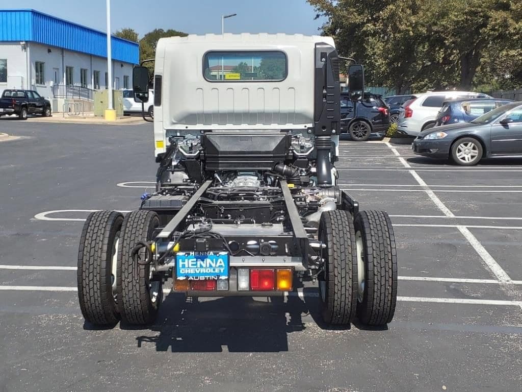 2025 Chevrolet Low Cab Forward 5500 XD - Image 5