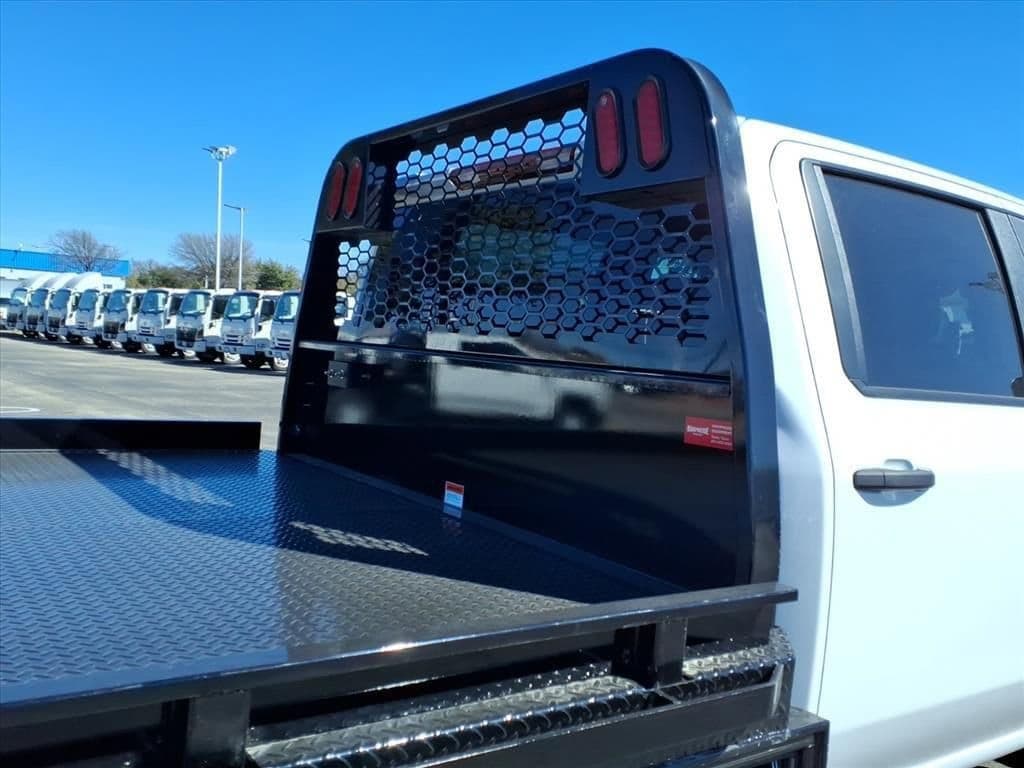 2026 Chevrolet Silverado 3500 HD Chassis Cab - Image 9