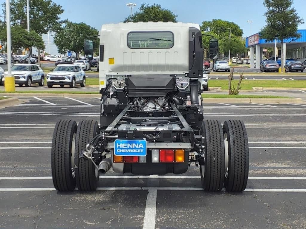 2024 Chevrolet Low Cab Forward 4500 HG - Image 5