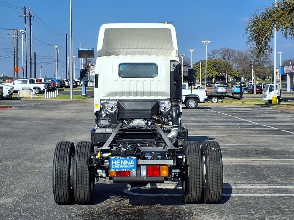 2025 Chevrolet Low Cab Forward 5500 XD - Image 5