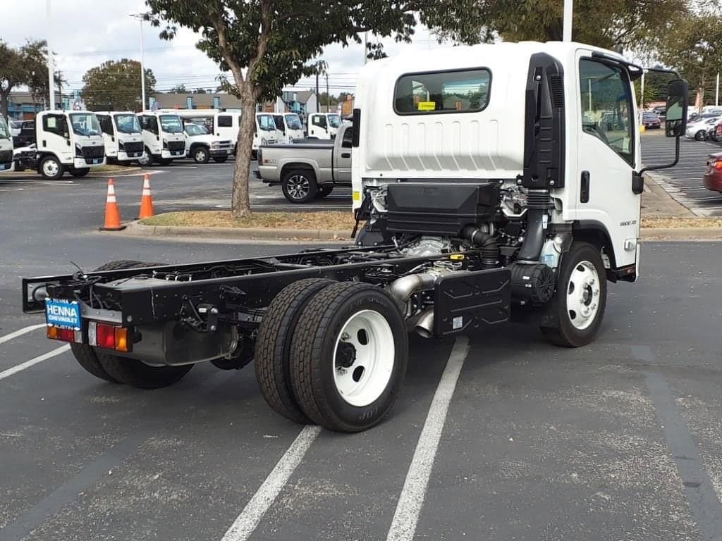 2025 Chevrolet Low Cab Forward 5500 XD - Image 4
