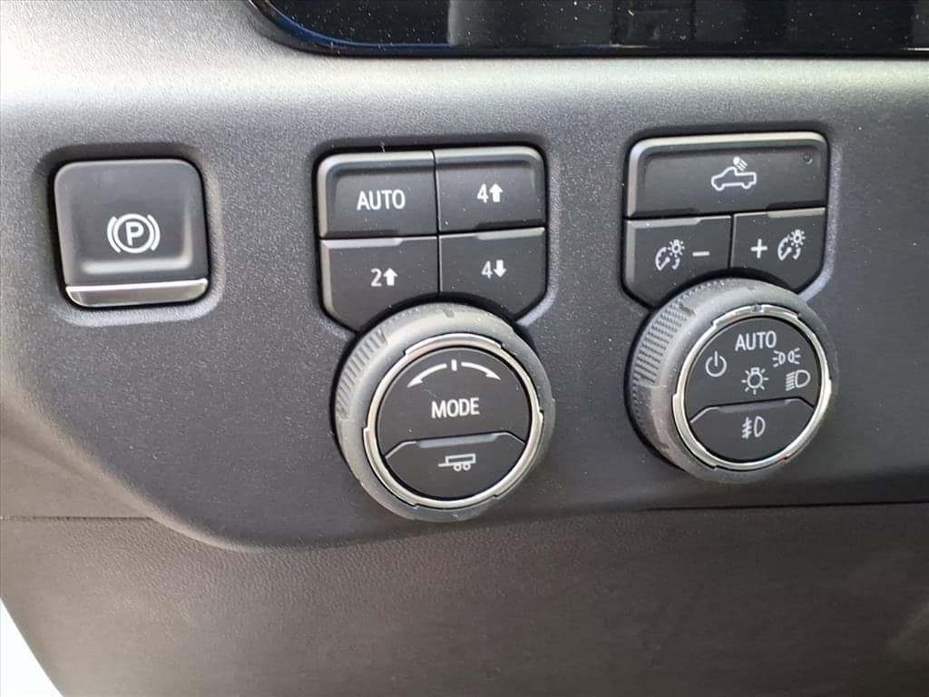 2026 Chevrolet Silverado 1500 - Image 10