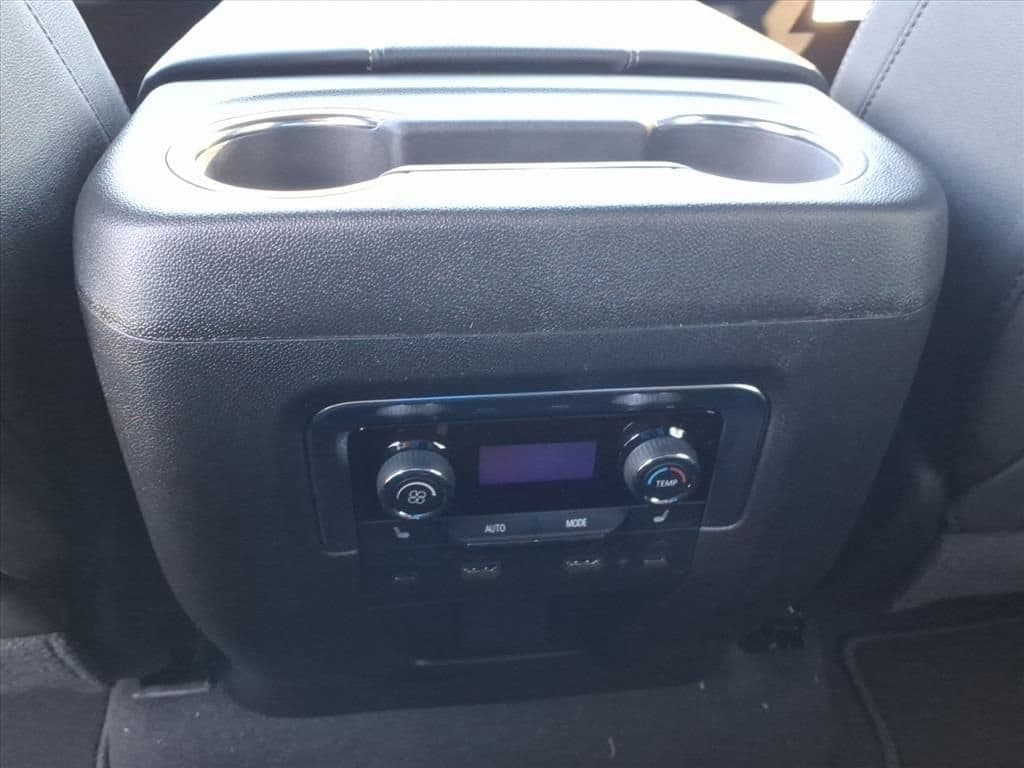 2026 Chevrolet Suburban - Image 15