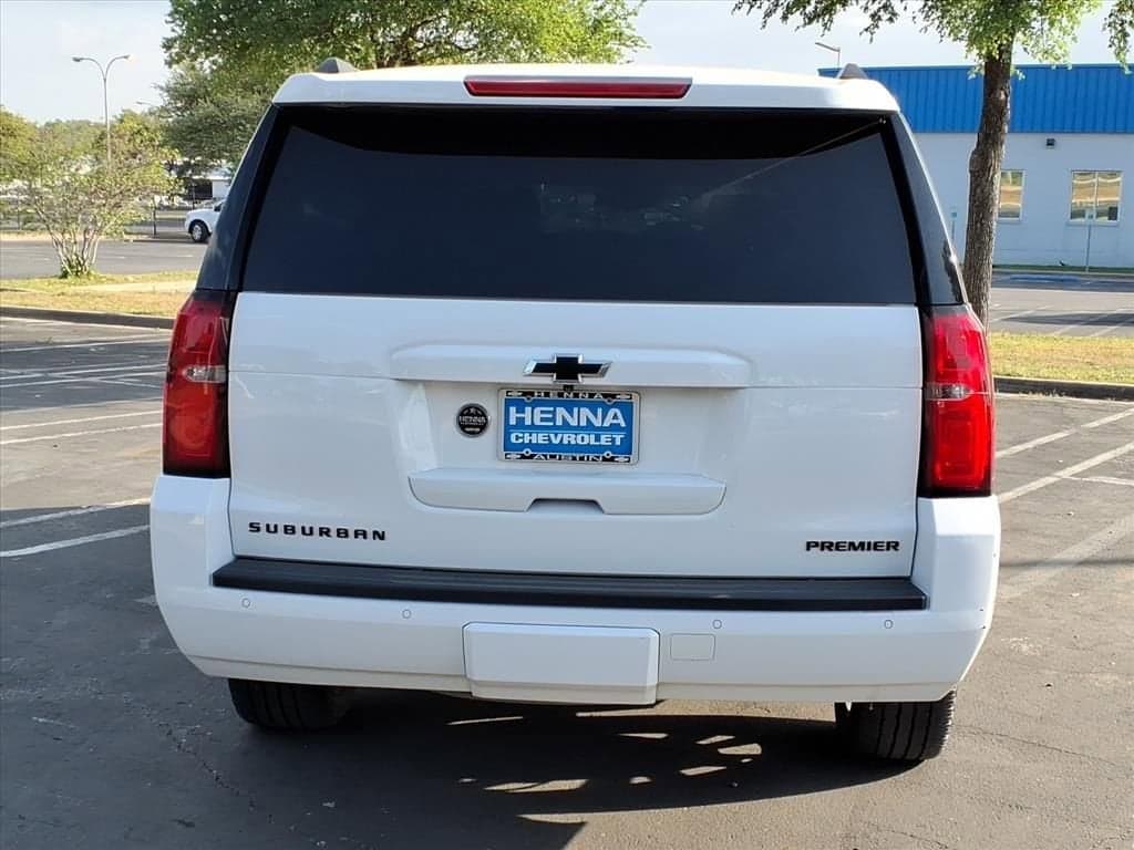 2019 Chevrolet Suburban - Image 9
