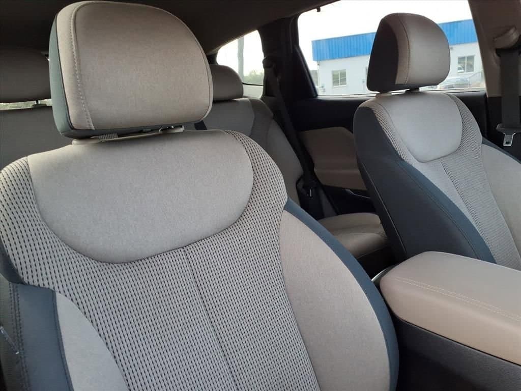 2019 Hyundai Santa Fe - Image 18