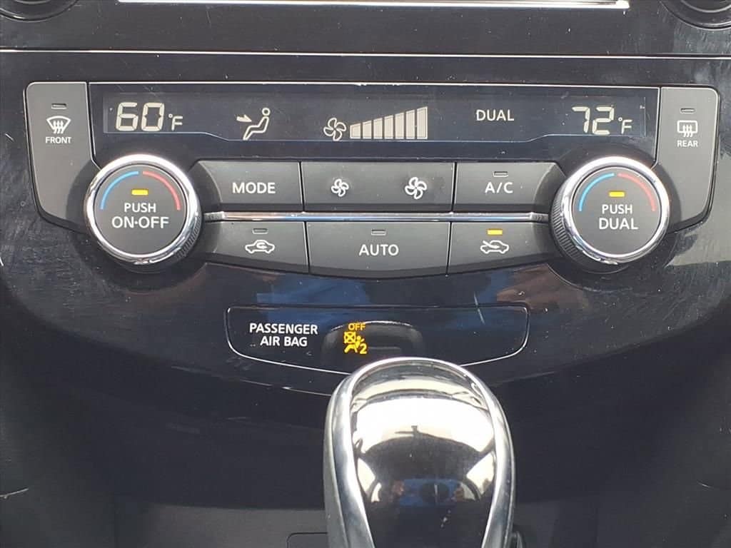 2018 Nissan Rogue - Image 23