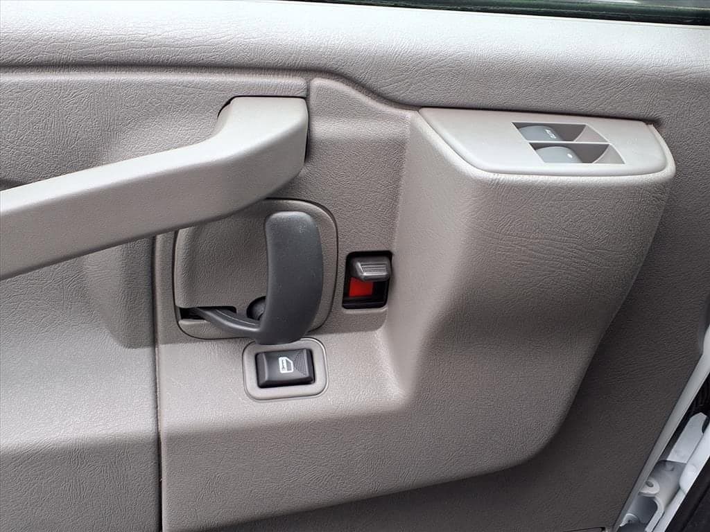 2025 Chevrolet Express Cutaway 3500 - Image 16