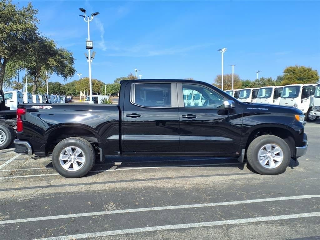 2026 Chevrolet Silverado 1500 - Image 3