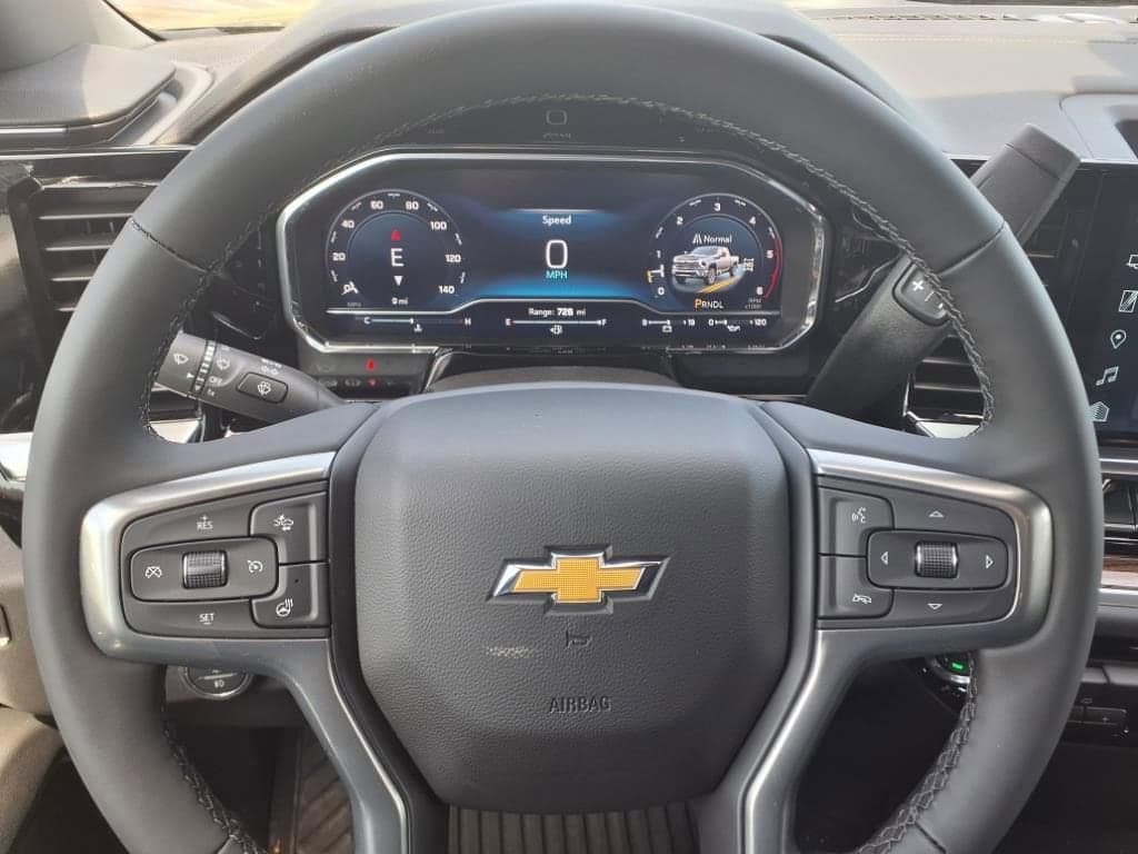 2025 Chevrolet Silverado 2500 HD - Image 21