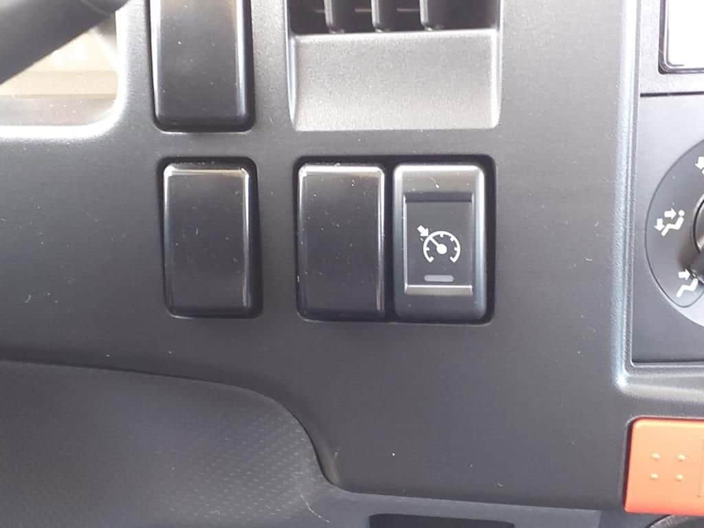 2025 Chevrolet Low Cab Forward 5500 XG - Image 9