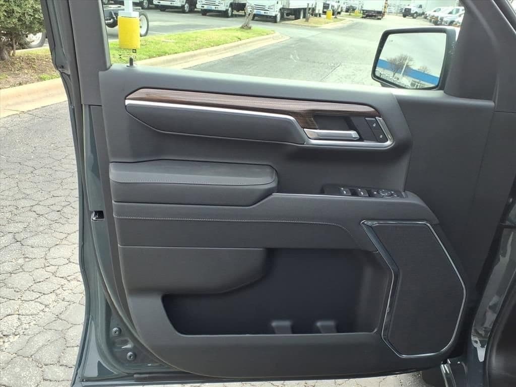 2026 Chevrolet Silverado 1500 - Image 11