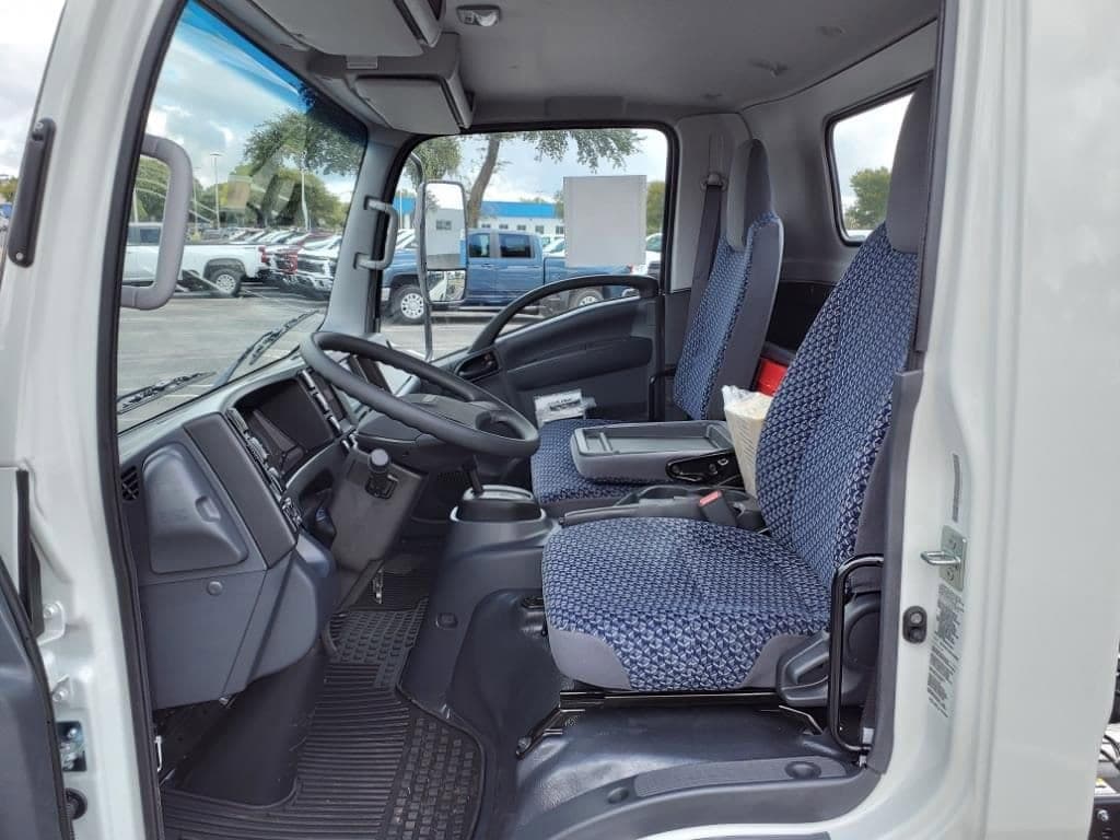 2025 Chevrolet Low Cab Forward 4500 HG - Image 6