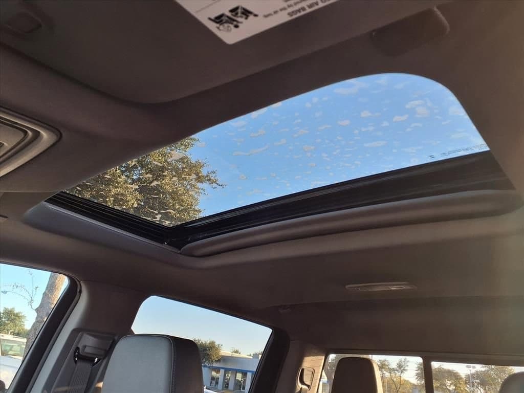 2026 Chevrolet Silverado 1500 - Image 9