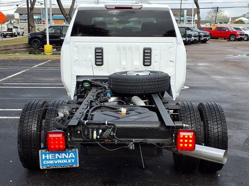 2026 Chevrolet Silverado 3500 HD Chassis Cab - Image 5