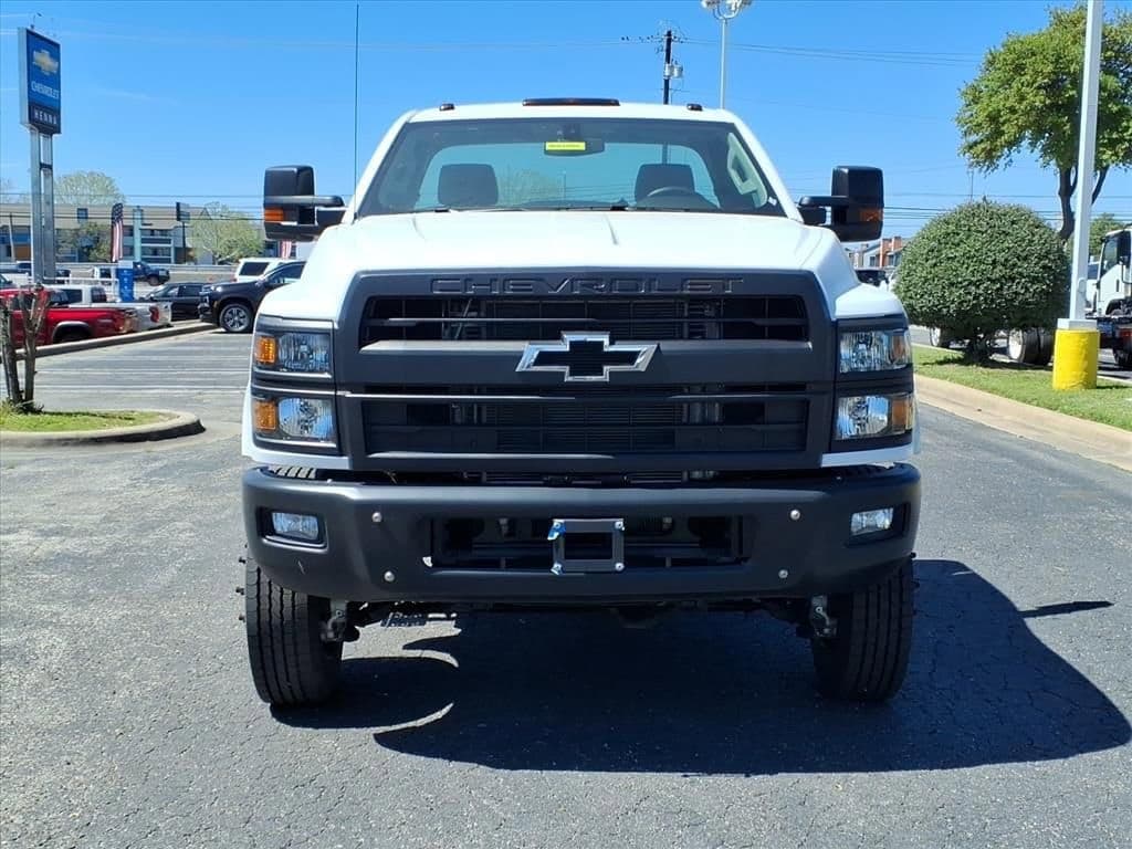 2024 Chevrolet Silverado 5500 HD - Image 2