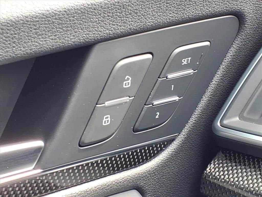 2019 Audi SQ5 - Image 32