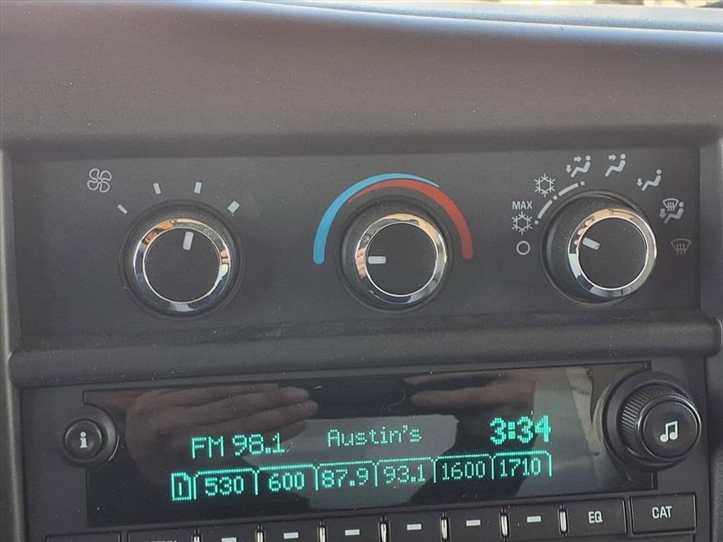 2025 Chevrolet Express Cutaway 3500 - Image 13