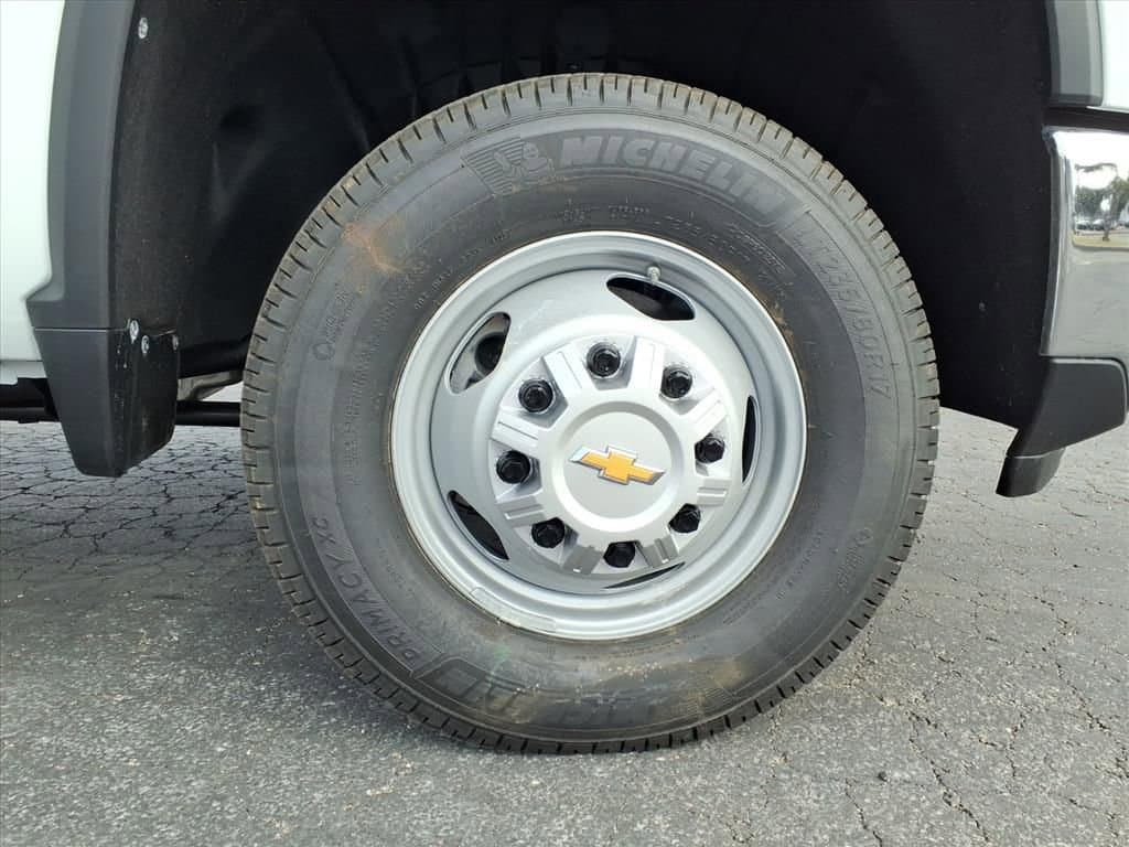 2026 Chevrolet Silverado 3500 HD Chassis Cab - Image 7