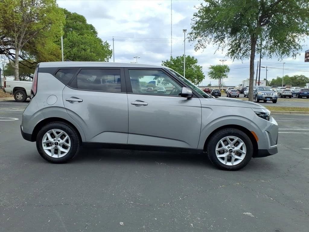 2023 Kia Soul - Image 4