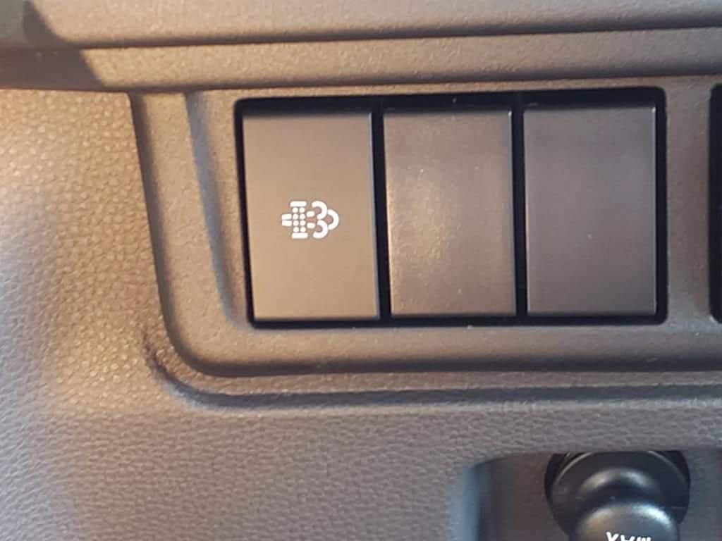 2025 Chevrolet Low Cab Forward 5500 XD - Image 9