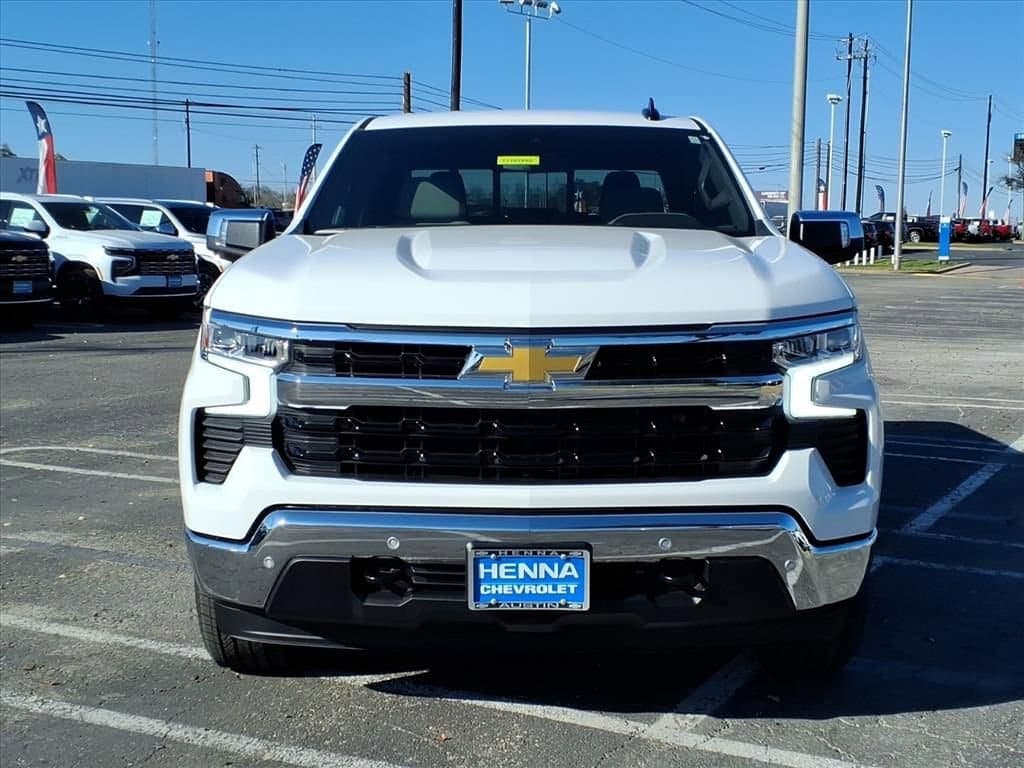2026 Chevrolet Silverado 1500 - Image 2