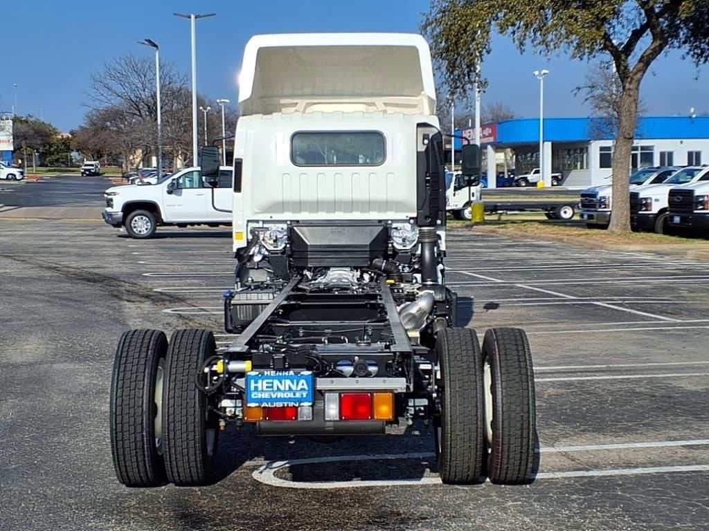 2025 Chevrolet Low Cab Forward 5500 XD - Image 5