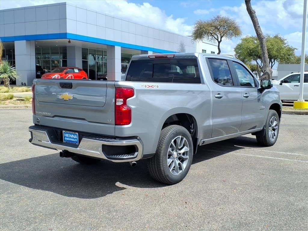 2026 Chevrolet Silverado 1500 - Image 5