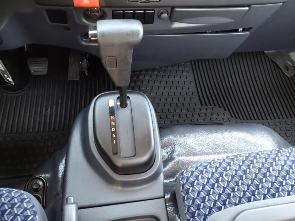 2025 Chevrolet Low Cab Forward 4500 HG - Image 18