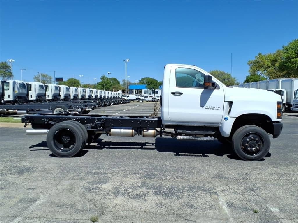 2024 Chevrolet Silverado 5500 HD - Image 5