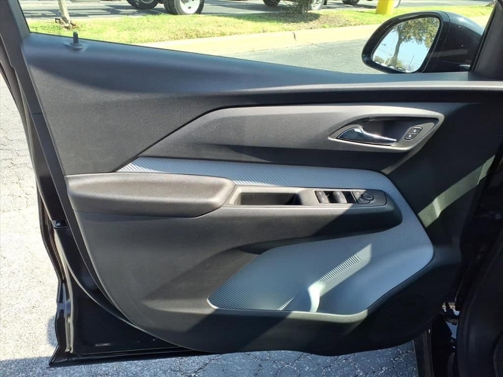 2027 Chevrolet Bolt - Image 11