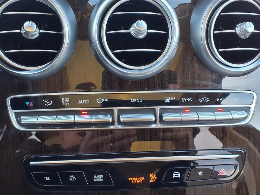 2021 Mercedes-Benz GLC - Image 17