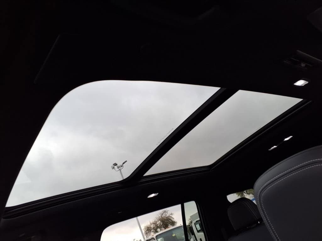 2026 Chevrolet Traverse - Image 8