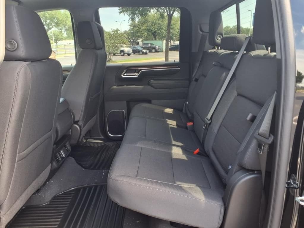 2025 Chevrolet Silverado 2500 HD - Image 7