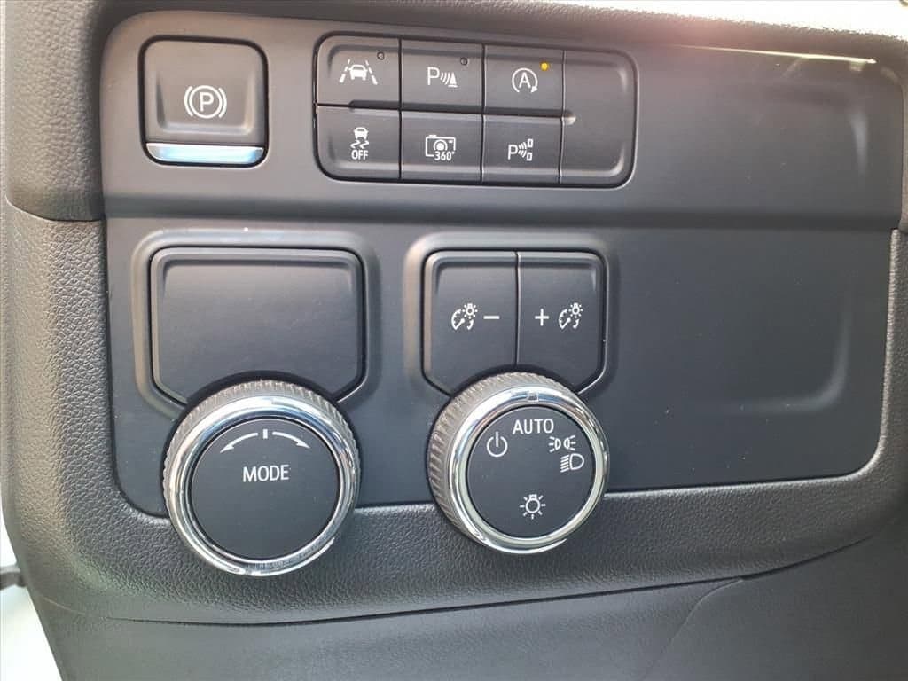 2025 Chevrolet Tahoe - Image 14